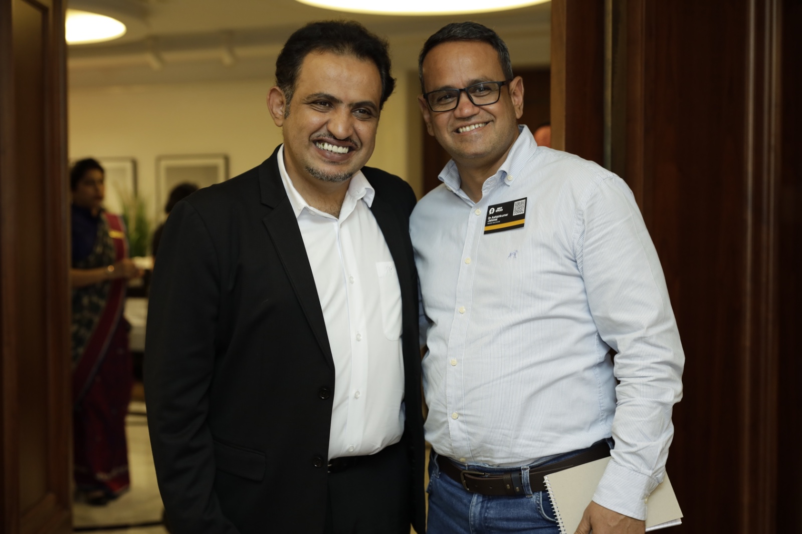 Mohammed Qahtani with an attendee at Taj Dubai